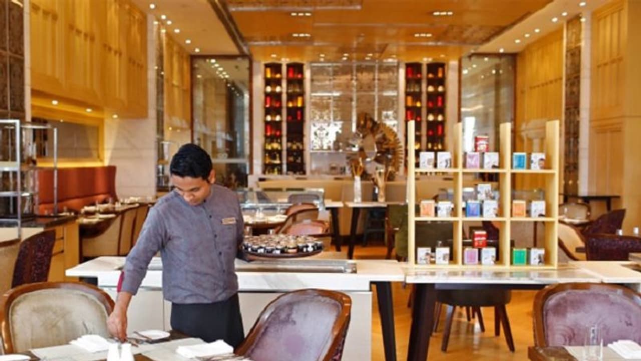 ಏರ್ಪೋರ್ಟ್ ಹೋಟೆಲಿಗೆ ಹೋಗೋ ಮುನ್ನ ಪರ್ಸ್ ನೋಡಿಕೊಳ್ಳಿ! ಏರ್ಪೋರ್ಟ್ ಹೋಟೆಲಿಗೆ ಹೋಗೋ ಮುನ್ನ ಪರ್ಸ್ ನೋಡಿಕೊಳ್ಳಿ!