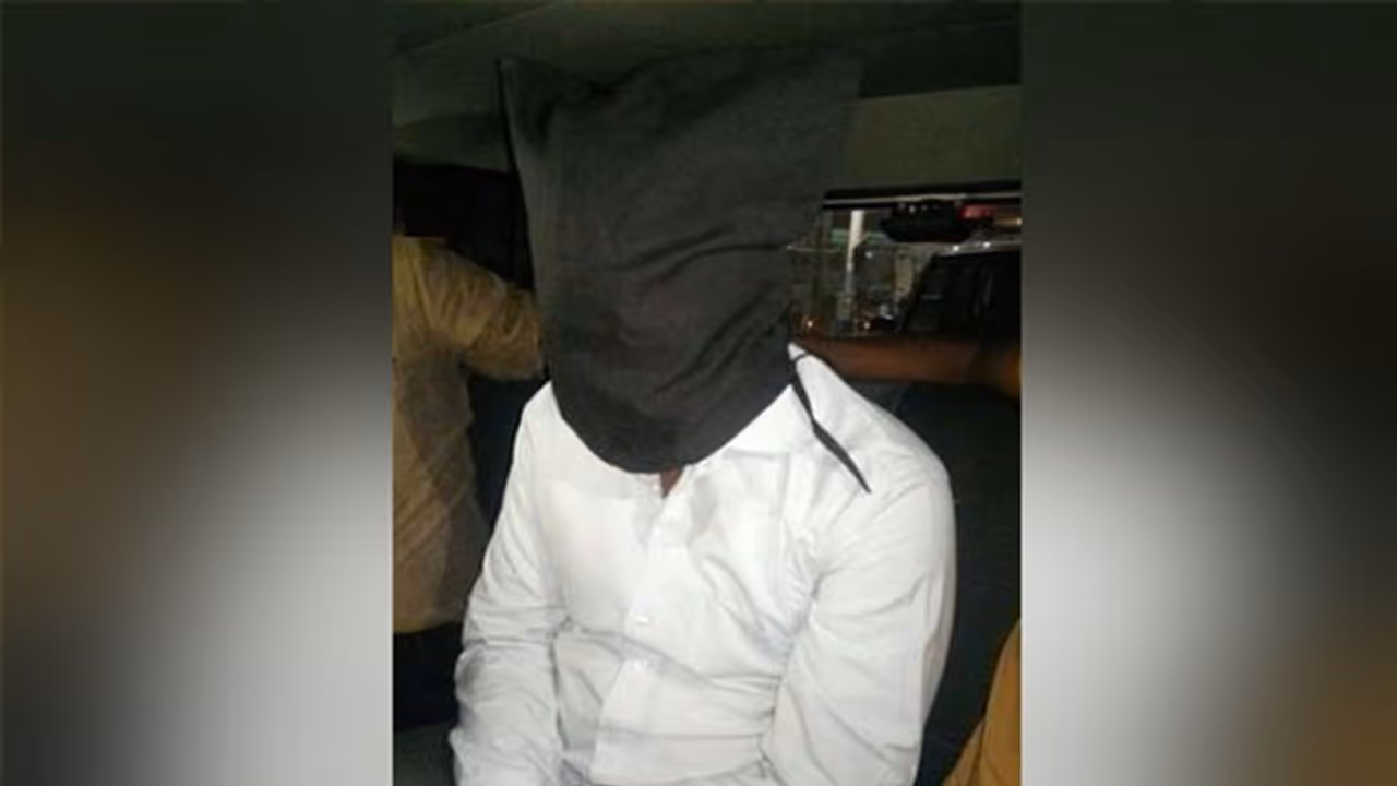 ‘जिहादी निकला सऊदी अरब का कपड़ा कारोबारी, गुजरात दंगों का बदला लेने के लिए भेजता था पैसा ‘जिहादी निकला सऊदी अरब का कपड़ा कारोबारी, गुजरात दंगों का बदला लेने के लिए भेजता था पैसा