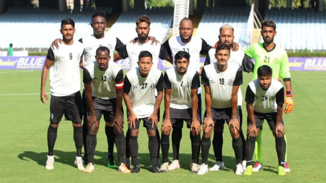 মহমেডানের জয়ে জমে গেল লিগের লড়াই, স্বস্তির নিশ্বাস লাল হলুদ শিবিরে মহমেডানের জয়ে জমে গেল লিগের লড়াই, স্বস্তির নিশ্বাস লাল হলুদ শিবিরে