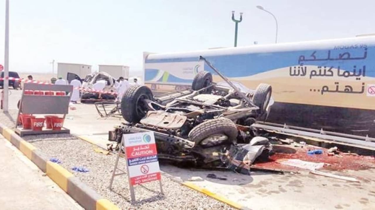 ഒമാനില് വാഹനാപകടം; മൂന്ന് പേര് മരിച്ചു ഒമാനില് വാഹനാപകടം; മൂന്ന് പേര് മരിച്ചു