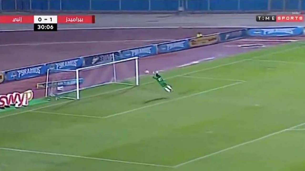 ഇത് ഫുട്ബോളിലെ എക്കാലത്തെയും മികച്ച രക്ഷപ്പെടുത്തലോ?; ഈജിപ്ത് ഗോള് കീപ്പറുടെ അത്ഭുത സേവില് കണ്ണുതള്ളി ആരാധകര് ഇത് ഫുട്ബോളിലെ എക്കാലത്തെയും മികച്ച രക്ഷപ്പെടുത്തലോ?; ഈജിപ്ത് ഗോള് കീപ്പറുടെ അത്ഭുത സേവില് കണ്ണുതള്ളി ആരാധകര്