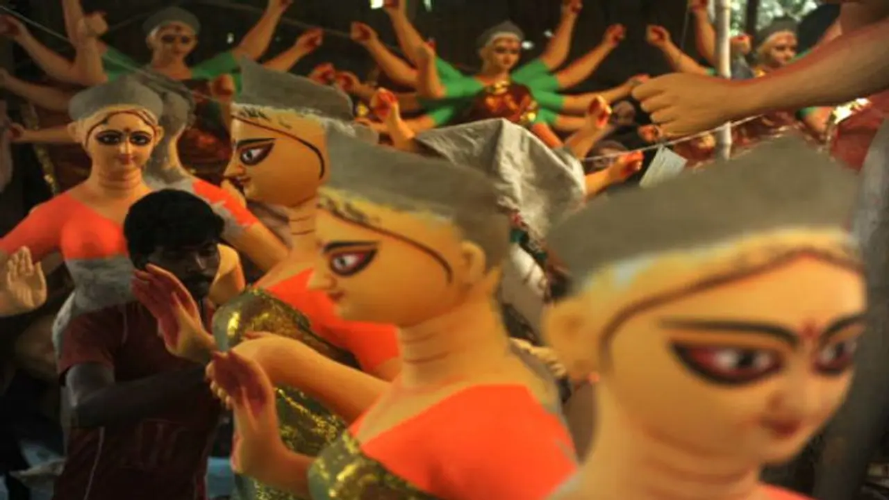 দেবী এখানে অন্নপূর্ণা,নবান্ন উৎসবই থিম পাতিপুকুর সরকারি আবাসের দেবী এখানে অন্নপূর্ণা,নবান্ন উৎসবই থিম পাতিপুকুর সরকারি আবাসের