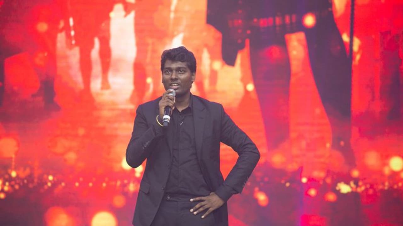 ஆள விடுங்கடா சாமி... முடிவுக்கு வந்தது 'பிகில்' பட டென்ஷன்... திருமண நாளை கொண்டாட மனைவியுடன் இத்தாலி பறந்த அட்லீ...! ஆள விடுங்கடா சாமி... முடிவுக்கு வந்தது 'பிகில்' பட டென்ஷன்... திருமண நாளை கொண்டாட மனைவியுடன் இத்தாலி பறந்த அட்லீ...!