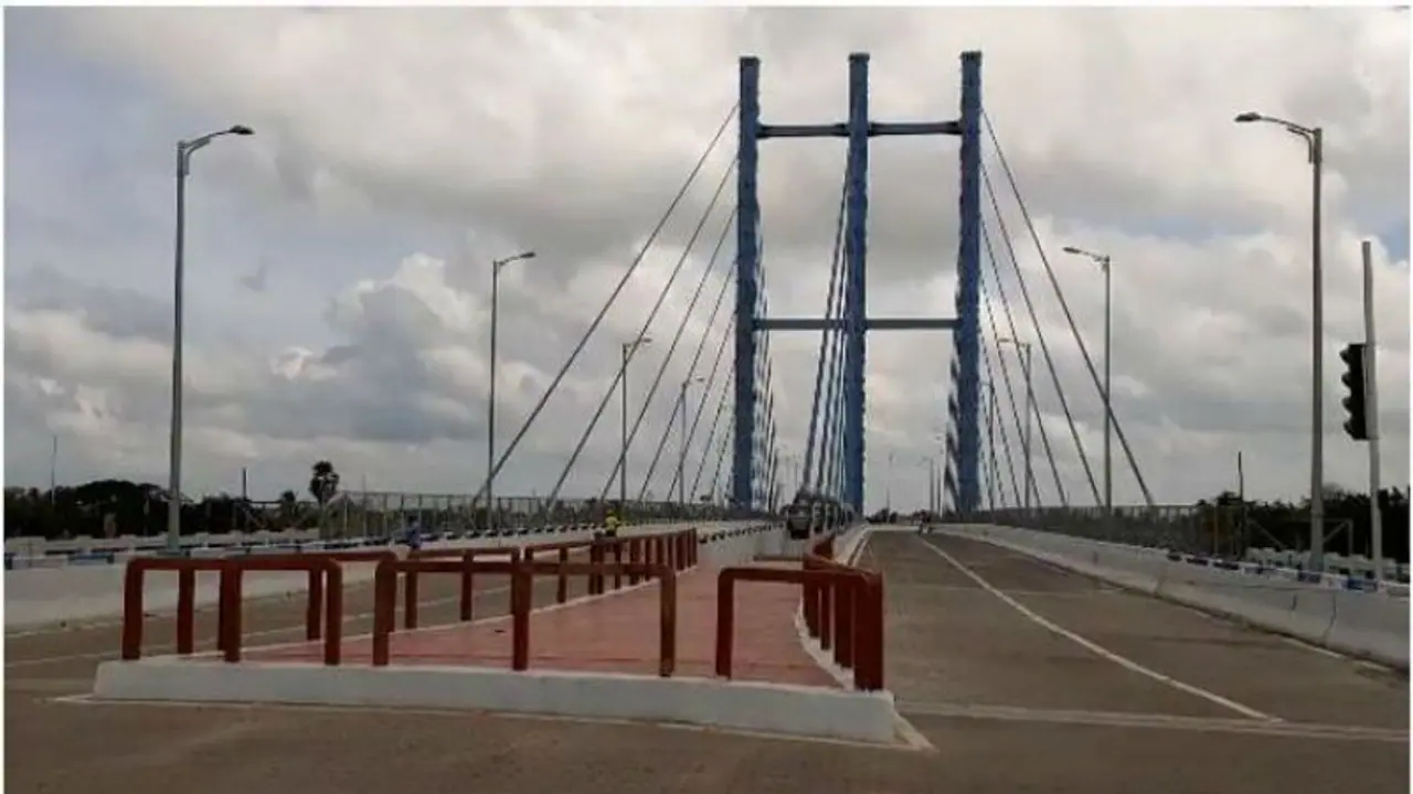 রেলের আপত্তি উড়িয়ে রাজ্যের উদ্বোধন, বর্ধমানের নতুন সেতু ঘিরে জোর বিতর্ক রেলের আপত্তি উড়িয়ে রাজ্যের উদ্বোধন, বর্ধমানের নতুন সেতু ঘিরে জোর বিতর্ক