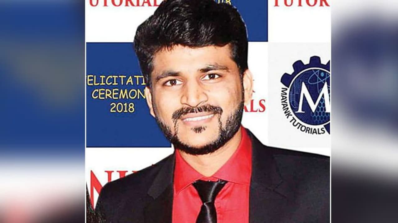 जॉब से निकालने पर गुस्से में आकर बॉस का कर दिया मर्डर जॉब से निकालने पर गुस्से में आकर बॉस का कर दिया मर्डर