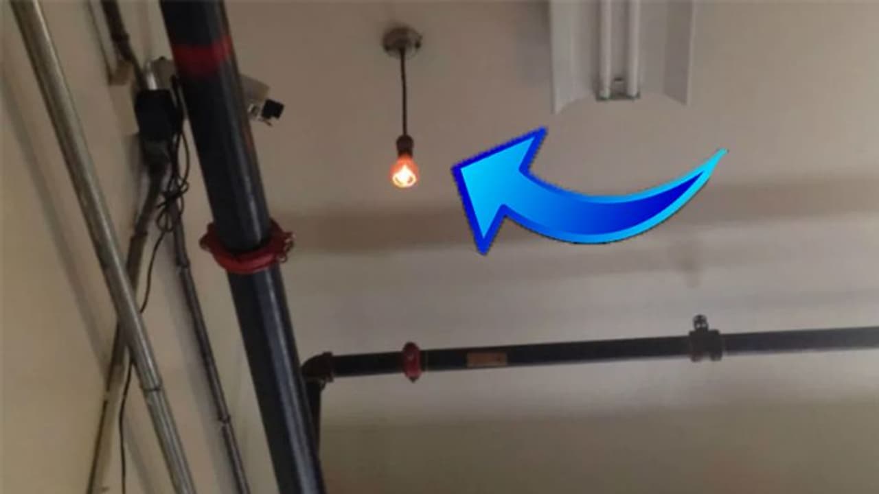 वर्ल्ड रिकॉर्ड में शामिल है इस बल्ब का नाम, 118 सालों से लगातार जल रहा है वर्ल्ड रिकॉर्ड में शामिल है इस बल्ब का नाम, 118 सालों से लगातार जल रहा है