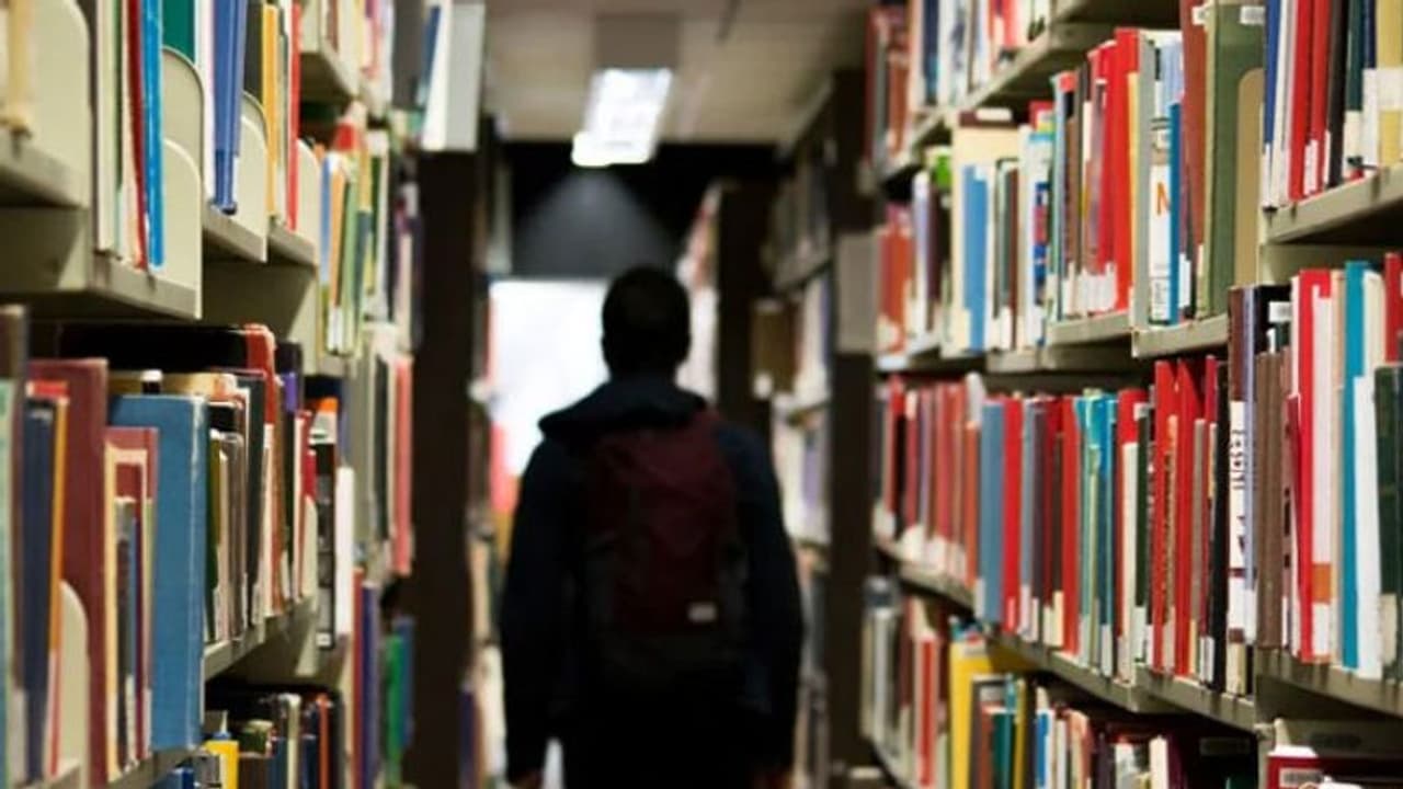 രാജ്യത്തെ ആദ്യ 'ട്രാന്സ്ജെന്ഡര് ലൈബ്രറി' തുറന്നു രാജ്യത്തെ ആദ്യ 'ട്രാന്സ്ജെന്ഡര് ലൈബ്രറി' തുറന്നു