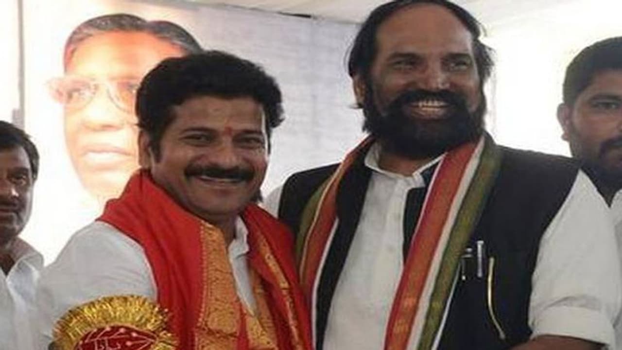 D.K. Shiva Kumar తో ఉత్తమ్, మల్లు భట్టి.. కోమటిరెడ్డి భేటీ: సీఎల్పీ భేటికి ముందే కీలక సమావేశం D.K. Shiva Kumar తో ఉత్తమ్, మల్లు భట్టి.. కోమటిరెడ్డి భేటీ: సీఎల్పీ భేటికి ముందే కీలక సమావేశం