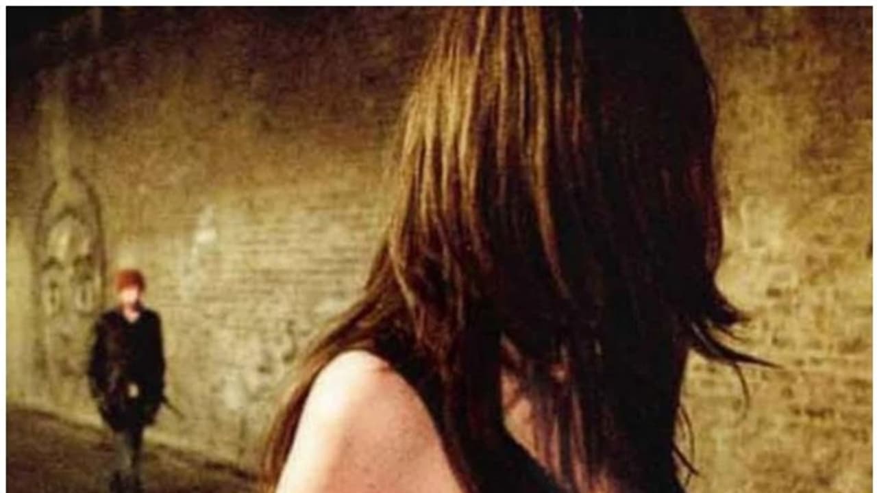 மனைவியை தம்பிகளுடன் உல்லாசத்தில் ஈடுபடுத்திய அண்ணன்..!! பல்லில்லாத அண்ணன், பக்கோடா சாப்பிட்ட தம்பிகள்..!!