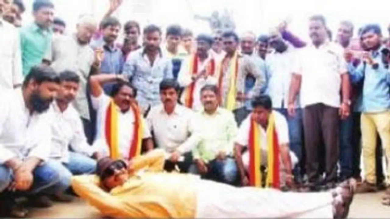 ನೆರೆ ಪರಿಹಾರಕ್ಕಾಗಿ ವಾಟಾಳ್ ನಾಗರಾಜ್ ಉರುಳುಸೇವೆ