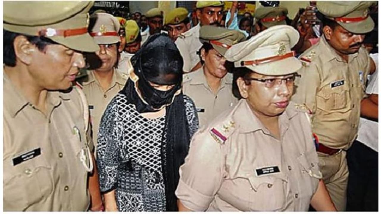 चिन्मयानंद पर यौन शोषण का आरोप लगाने वाली लड़की जबरन वसूली के मामले में गिरफ्तार