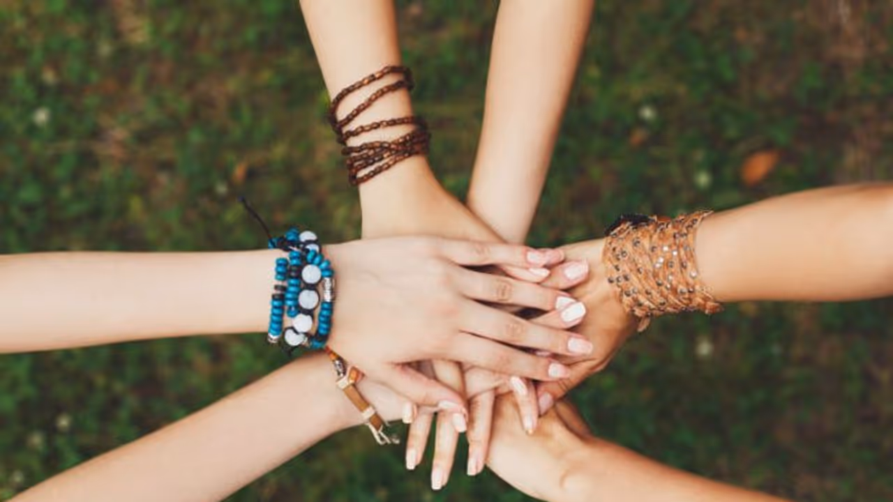 സന്യാസികളായ സ്ത്രീകളാണ് ഏറ്റവും സന്തോഷവതികളെന്ന് ആര്എസ്എസ് സര്വേ സന്യാസികളായ സ്ത്രീകളാണ് ഏറ്റവും സന്തോഷവതികളെന്ന് ആര്എസ്എസ് സര്വേ