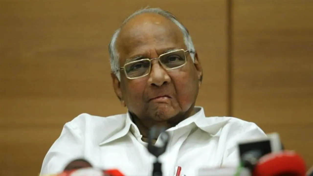चुनाव से पहले बुरे फंसे पवार, हुई एफआईआर