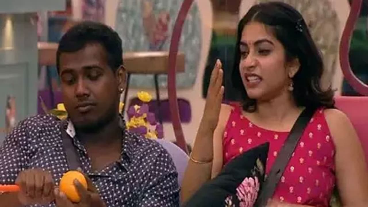 రవి గాడు వెదవ అంటూ రెచ్చిపోయిన పునర్నవి! రవి గాడు వెదవ అంటూ రెచ్చిపోయిన పునర్నవి!