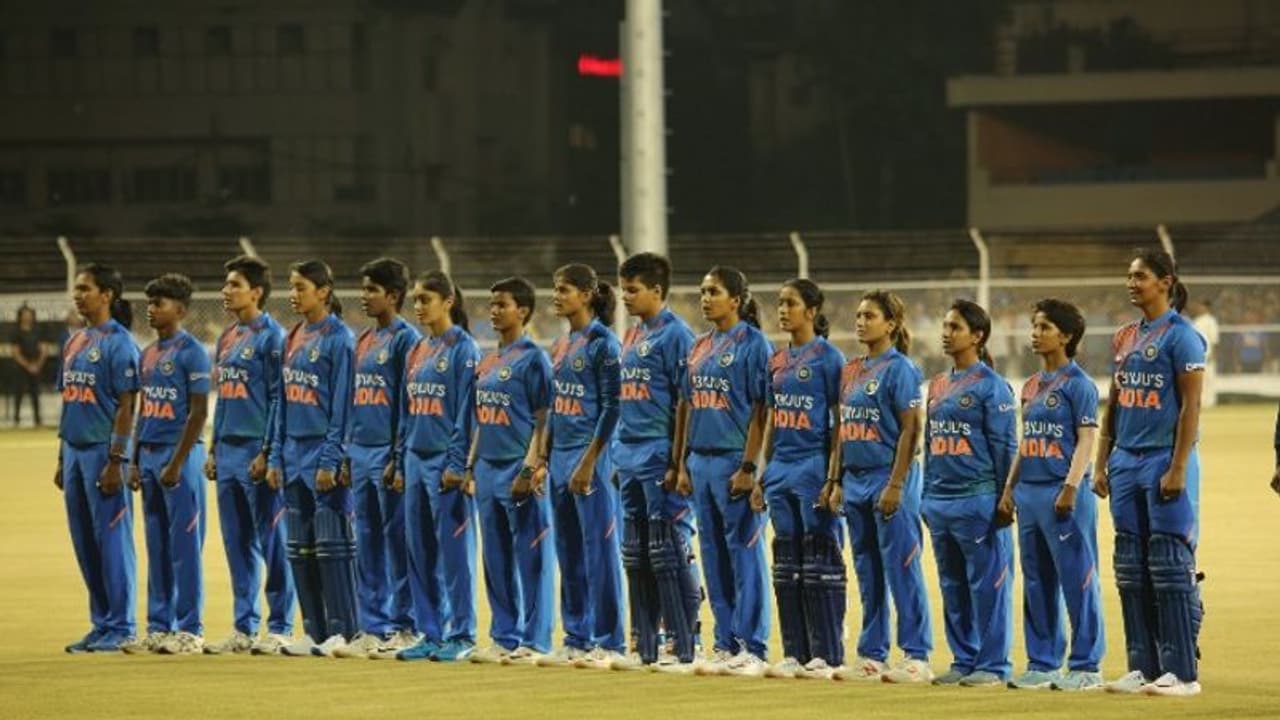 വിന്ഡീസ് പര്യടനം: സുഷ്മ വര്മ്മ തിരിച്ചെത്തി; സ്ഥാനം നിലനിര്ത്തി അത്ഭുത താരം വിന്ഡീസ് പര്യടനം: സുഷ്മ വര്മ്മ തിരിച്ചെത്തി; സ്ഥാനം നിലനിര്ത്തി അത്ഭുത താരം