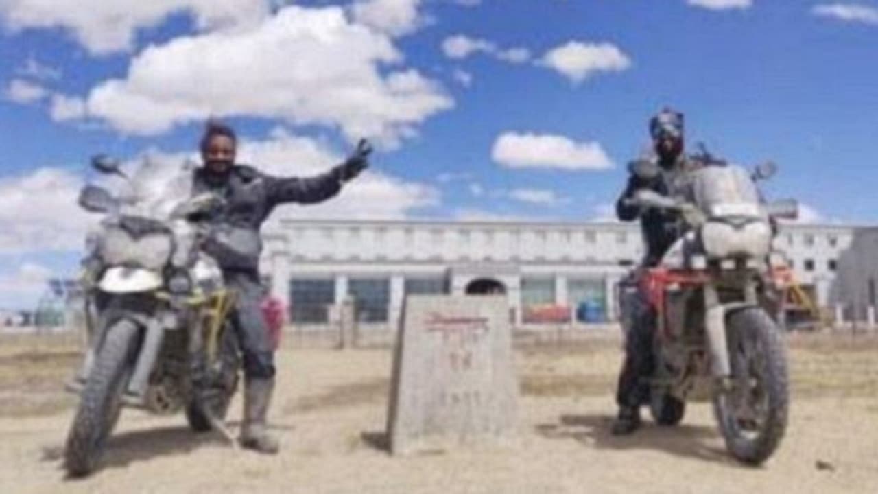 ನೇಪಾಳಕ್ಕೆ ಕನ್ನಡಿಗರ ‘ಟ್ರೈಂಪ್ ಟೈಗರ್’ ಸವಾರಿ..! ಯುವಕರ ರೋಚಕ ರೈಡಿಂಗ್ ಹೇಗಿತ್ತು ನೋಡಿ ನೇಪಾಳಕ್ಕೆ ಕನ್ನಡಿಗರ ‘ಟ್ರೈಂಪ್ ಟೈಗರ್’ ಸವಾರಿ..! ಯುವಕರ ರೋಚಕ ರೈಡಿಂಗ್ ಹೇಗಿತ್ತು ನೋಡಿ