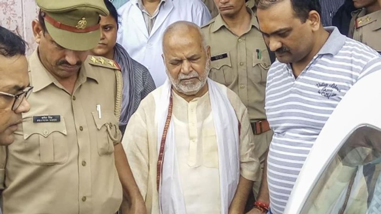 മുൻകേന്ദ്രമന്ത്രി ചിന്മയാനന്ദിനെതിരെ പരാതി നൽകിയ പെൺകുട്ടി കസ്റ്റഡിയിൽ