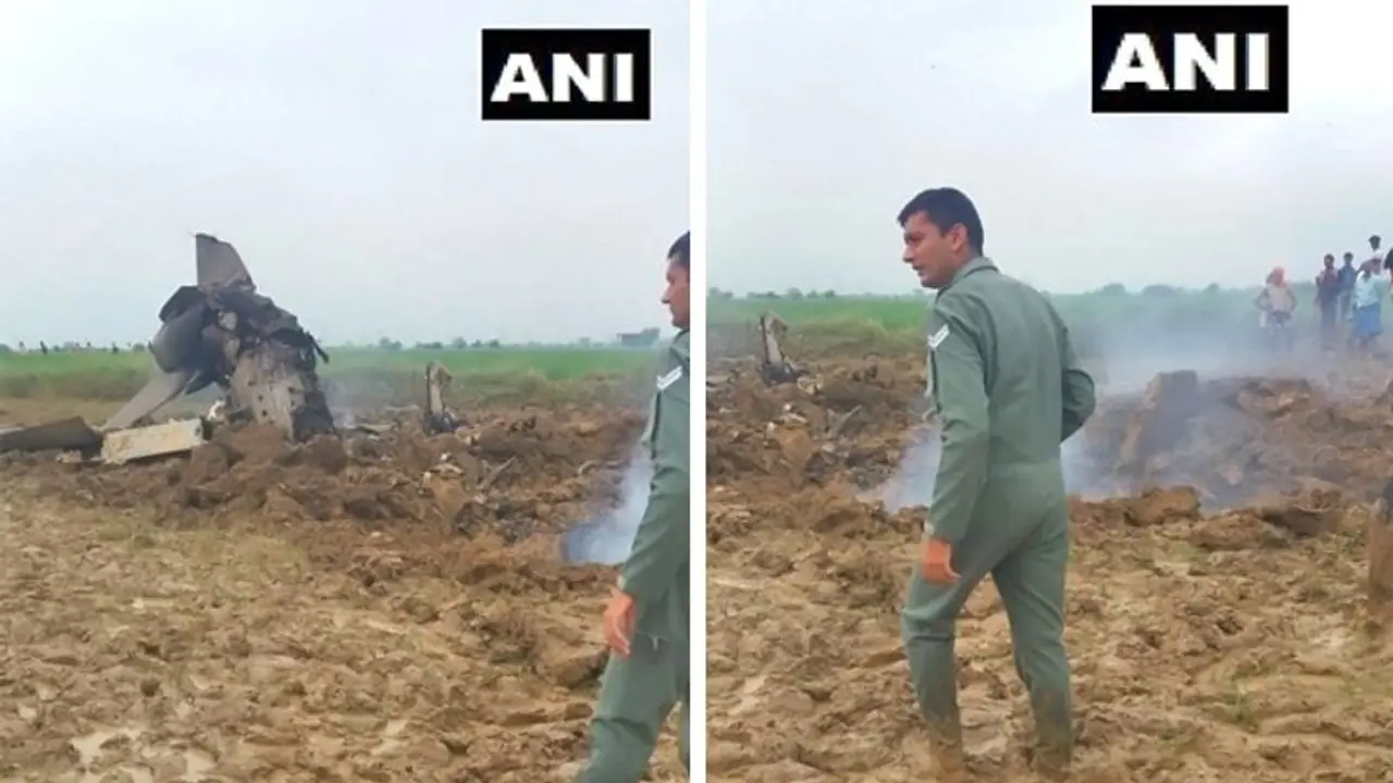 एक और मिग 21 क्रैश, यही विमान विंग कमांडर अभिनंदन भी उड़ाते वक्त पहुंच गए थे पाकिस्तान एक और मिग 21 क्रैश, यही विमान विंग कमांडर अभिनंदन भी उड़ाते वक्त पहुंच गए थे पाकिस्तान