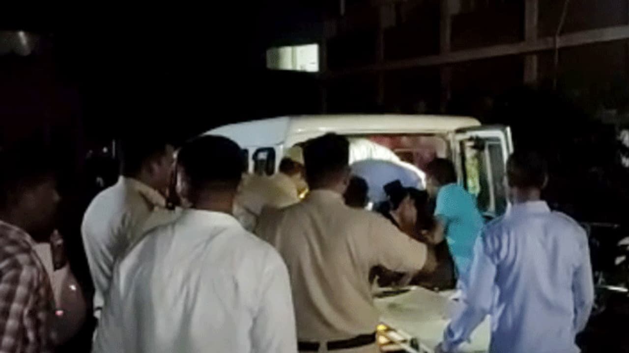 नौकरी की खुशी के साथ घर लौट रहे थे 10 स्टूडेंट, अगले ही पल चीखने लगे और नहीं बचा कोई जिंदा