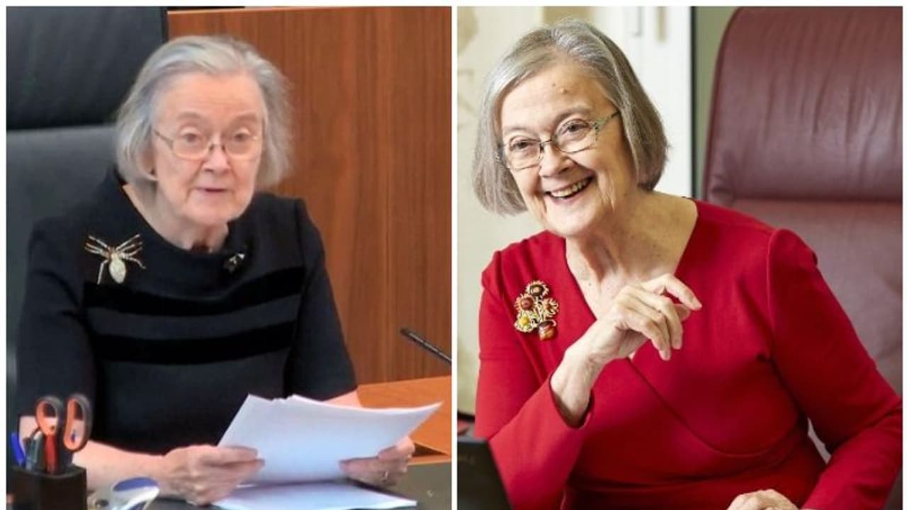 കോടതിവിധികൾ പോലെ തന്നെ അതിവിശിഷ്ടം ജസ്റ്റിസ് ലേഡി ഹേലിന്റെ പതക്കങ്ങളും കോടതിവിധികൾ പോലെ തന്നെ അതിവിശിഷ്ടം ജസ്റ്റിസ് ലേഡി ഹേലിന്റെ പതക്കങ്ങളും