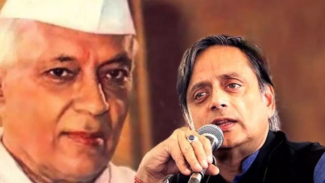 నెహ్రూ అమెరికా పర్యటనపై తప్పులో కాలు: నెటిజన్ల సెటైర్లు, సరిచేసిన శశిథరూర్ నెహ్రూ అమెరికా పర్యటనపై తప్పులో కాలు: నెటిజన్ల సెటైర్లు, సరిచేసిన శశిథరూర్