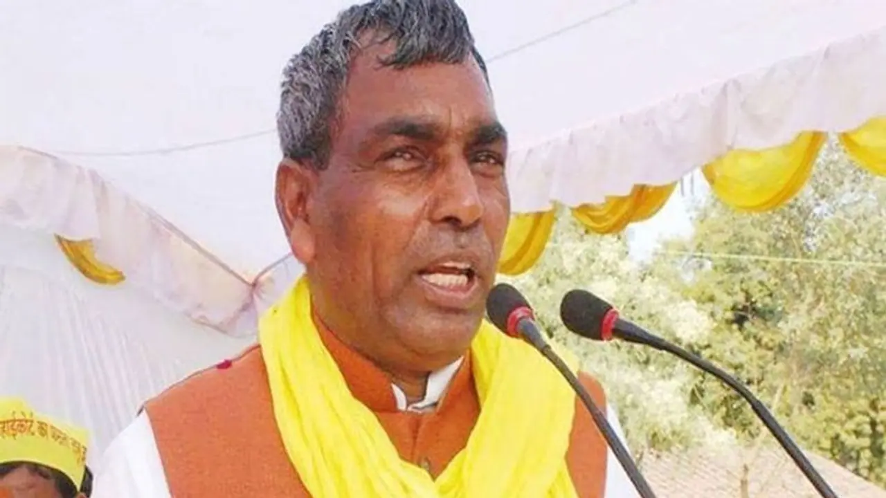 UP छोड़ों पूरे देश में मुझसे बड़ा गुंडा कोई नहीं, माफिया हैं मेरे दरबारी : ओम प्रकाश राजभर UP छोड़ों पूरे देश में मुझसे बड़ा गुंडा कोई नहीं, माफिया हैं मेरे दरबारी : ओम प्रकाश राजभर