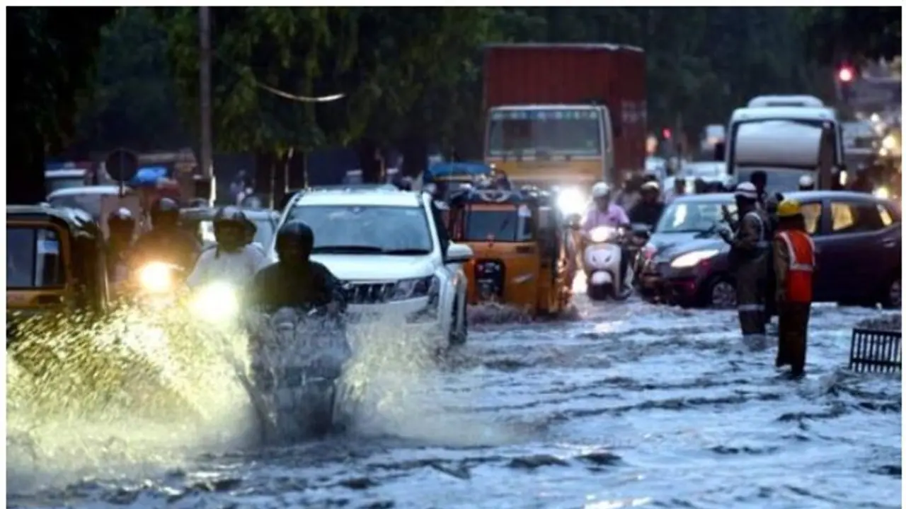 ಚಿಕ್ಕಬಳ್ಳಾಪುರದಲ್ಲಿ ಮುಂದುವರಿದ ಮಳೆ: ತಪ್ಪದ ಕಿರಿಕಿರಿ ಚಿಕ್ಕಬಳ್ಳಾಪುರದಲ್ಲಿ ಮುಂದುವರಿದ ಮಳೆ: ತಪ್ಪದ ಕಿರಿಕಿರಿ