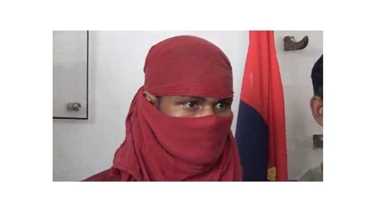 खुल गई एमपी पुलिस की झूठी बहादुरी की पोल, गिरफ्तार डकैत ने खोला ये राज खुल गई एमपी पुलिस की झूठी बहादुरी की पोल, गिरफ्तार डकैत ने खोला ये राज