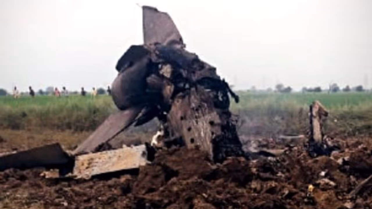 ভেঙে পড়ল মিগ ২১, চালাচ্ছিলেন বালাকোট এয়ার স্ট্রাইকের পরিকল্পনাকারী, কী হল তাঁর ভেঙে পড়ল মিগ ২১, চালাচ্ছিলেন বালাকোট এয়ার স্ট্রাইকের পরিকল্পনাকারী, কী হল তাঁর