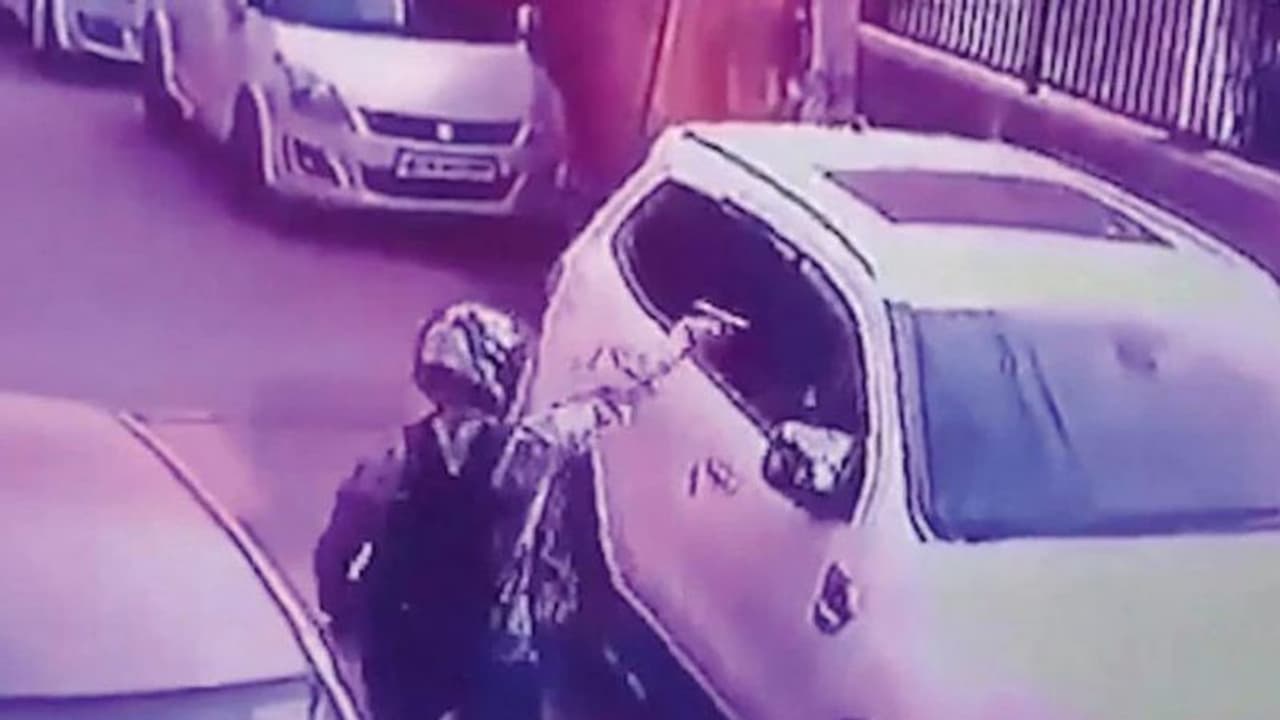 നരേന്ദ്ര ഗെലോട്ടിന്റെ കൊലപാതകവും ദില്ലിയില് ശക്തിയാര്ജ്ജിക്കുന്ന അധോലോകസംഘങ്ങളും... നരേന്ദ്ര ഗെലോട്ടിന്റെ കൊലപാതകവും ദില്ലിയില് ശക്തിയാര്ജ്ജിക്കുന്ന അധോലോകസംഘങ്ങളും...