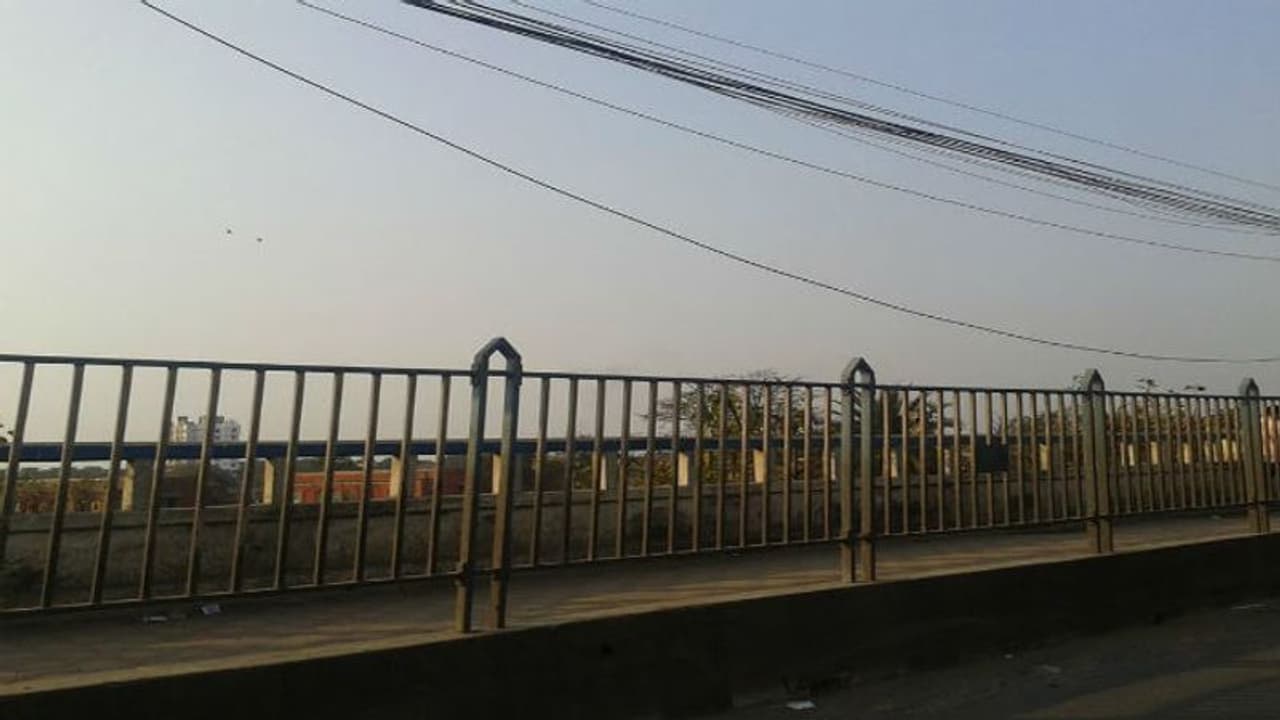 অবশেষে ভাঙা হচ্ছে জীর্ণ টালা ব্রিজ, ৩১ এর মধ্যরাত থেকে বন্ধ সমস্ত যান চলাচল অবশেষে ভাঙা হচ্ছে জীর্ণ টালা ব্রিজ, ৩১ এর মধ্যরাত থেকে বন্ধ সমস্ত যান চলাচল