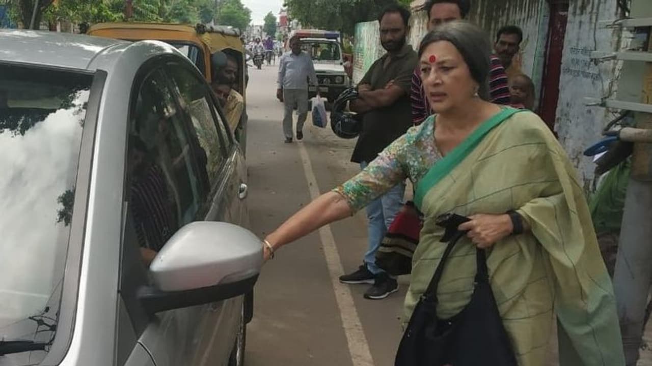 स्वामी चिन्मयानन्द केस में तेज हुई राजनीति, पूर्व सांसद वृंदा करात ने जेल में बंद छात्रा से की मुलाकात स्वामी चिन्मयानन्द केस में तेज हुई राजनीति, पूर्व सांसद वृंदा करात ने जेल में बंद छात्रा से की मुलाकात