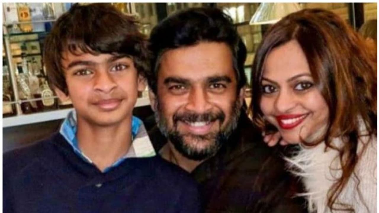 മകൻ വേദാന്തിന് വെള്ളി മെഡല്, സന്തോഷം അറിയിച്ച് മാധവൻ മകൻ വേദാന്തിന് വെള്ളി മെഡല്, സന്തോഷം അറിയിച്ച് മാധവൻ