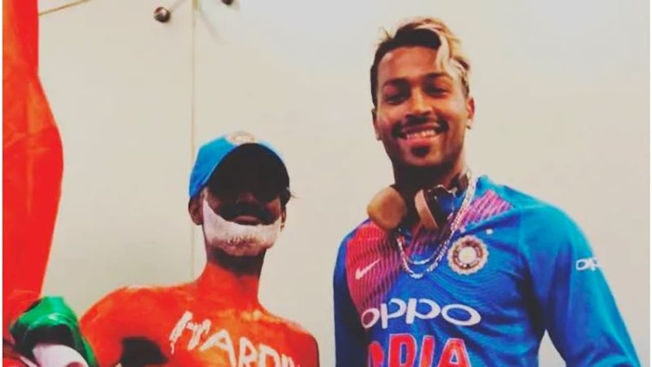 ಅಪಘಾತಕ್ಕೀಡಾದ ಅಭಿಮಾನಿಗೆ ಹಾರ್ದಿಕ್ ನೆರವು; ಕಣ್ಣೀರಿಟ್ಟ ಕುಟುಂಬ!