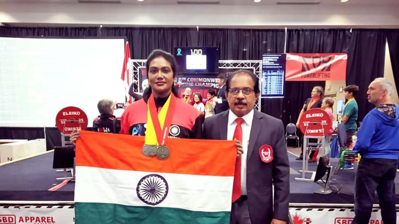 ಕಾಮನ್ವೆಲ್ತ್ ಪವರ್ ಲಿಫ್ಟಿಂಗ್ನಲ್ಲಿ ದಾಖಲೆ; 5 ಚಿನ್ನ ಗೆದ್ದ ಆರತಿ ಅರುಣ್! ಕಾಮನ್ವೆಲ್ತ್ ಪವರ್ ಲಿಫ್ಟಿಂಗ್ನಲ್ಲಿ ದಾಖಲೆ; 5 ಚಿನ್ನ ಗೆದ್ದ ಆರತಿ ಅರುಣ್!