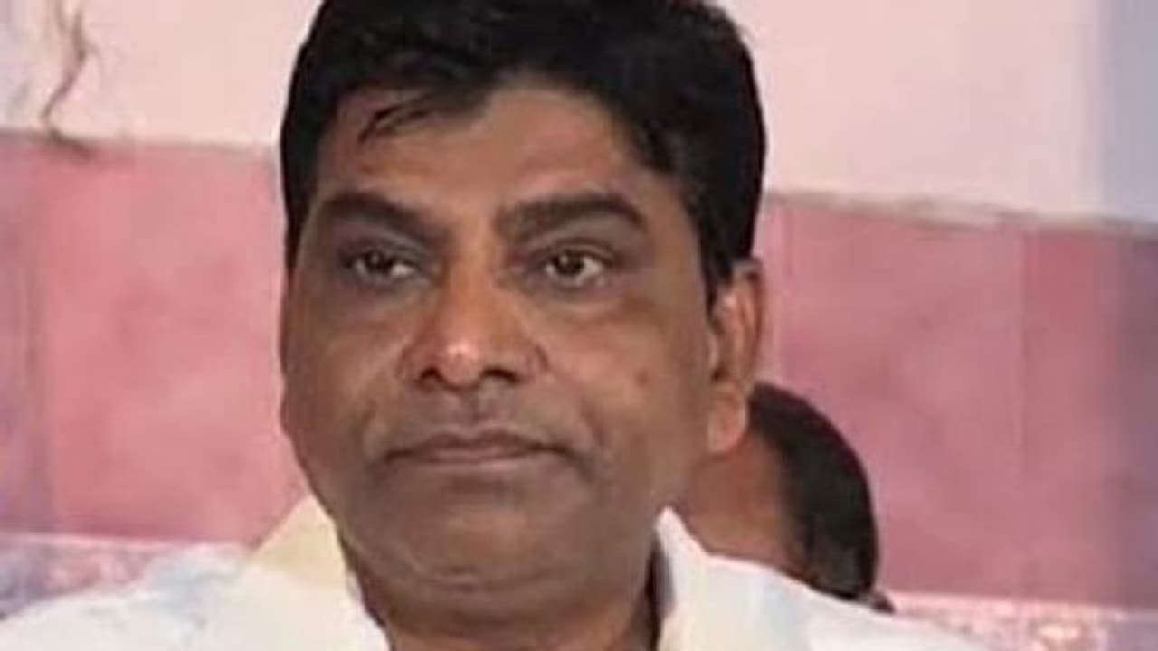 ఖాజీపేట్ కోచ్ ఫ్యాక్టరీ పరిస్ధితేంటీ: రైల్వే అధికారులను నిలదీసిన నామా ఖాజీపేట్ కోచ్ ఫ్యాక్టరీ పరిస్ధితేంటీ: రైల్వే అధికారులను నిలదీసిన నామా