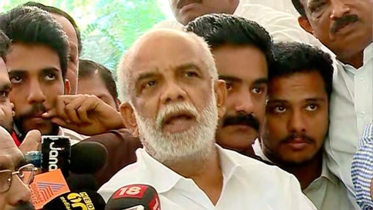 ആദ്യ റൗണ്ടില് കാപ്പന് ലീഡ്; ബിജെപി എല്ഡിഎഫിന് വോട്ട് മറിച്ചെന്ന് ജോസ് ടോം ആദ്യ റൗണ്ടില് കാപ്പന് ലീഡ്; ബിജെപി എല്ഡിഎഫിന് വോട്ട് മറിച്ചെന്ന് ജോസ് ടോം