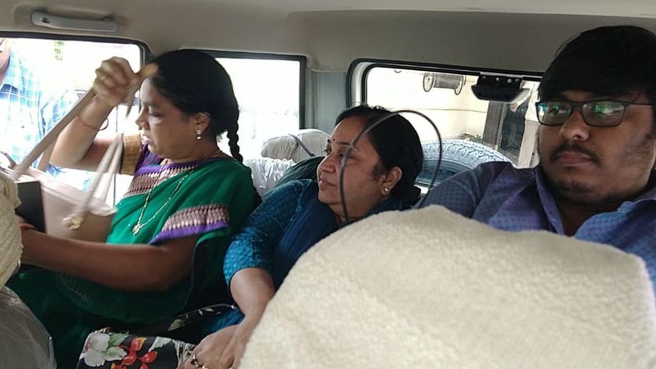 ఈఎస్ఐ స్కాంలో మరొకరి అరెస్ట్: 6 ఏళ్లుగా దేవికారాణి ఆఫీసులోనే విధులు ఈఎస్ఐ స్కాంలో మరొకరి అరెస్ట్: 6 ఏళ్లుగా దేవికారాణి ఆఫీసులోనే విధులు