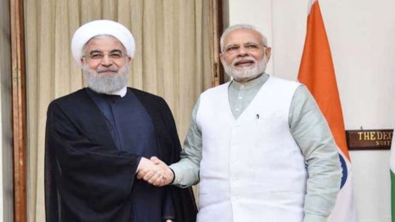 मोदी ने ईरान के राष्ट्रपति से की मुलाकात, जानें किन अहम मु्द्दों पर हुई चर्चा मोदी ने ईरान के राष्ट्रपति से की मुलाकात, जानें किन अहम मु्द्दों पर हुई चर्चा