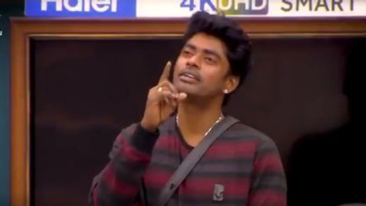 வெளியில் வந்ததும் கவினை பயங்கரமாக கேள்வி கேட்பேன்! தயாரா இருக்க சொன்ன சாண்டி! வெளியில் வந்ததும் கவினை பயங்கரமாக கேள்வி கேட்பேன்! தயாரா இருக்க சொன்ன சாண்டி!