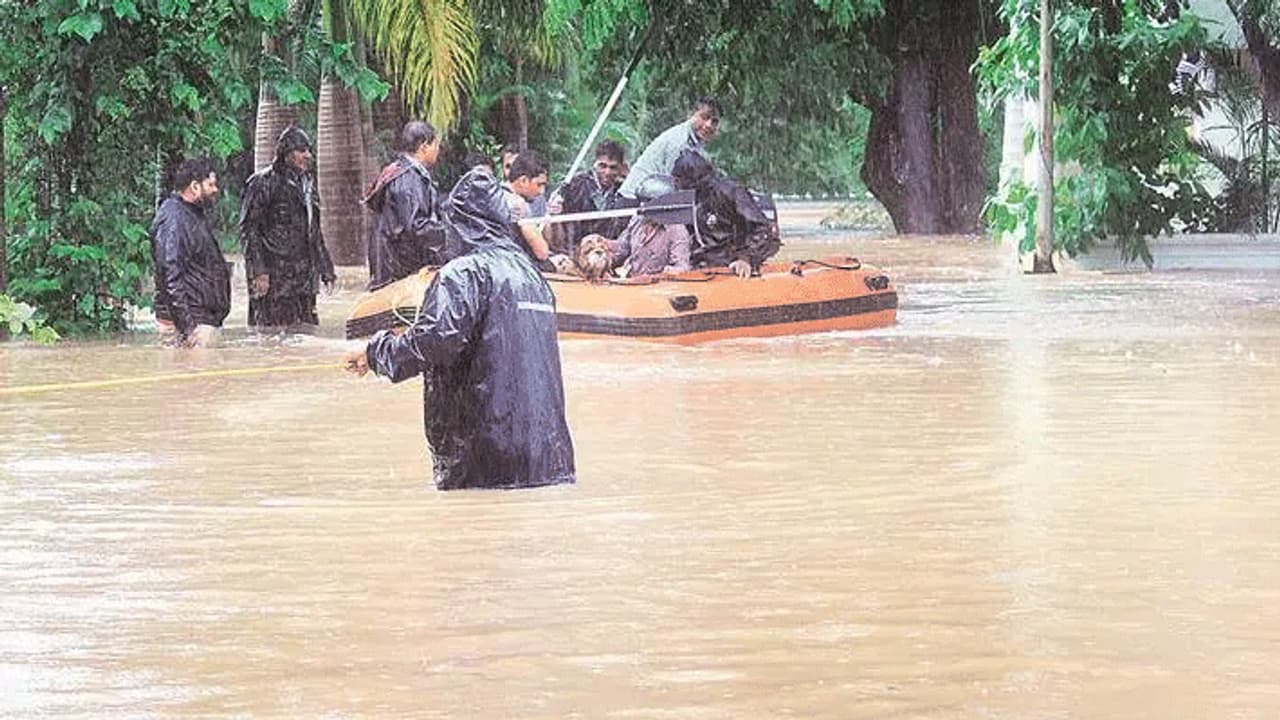കേരളം ഉൾപ്പടെ എട്ട് സംസ്ഥാനങ്ങൾക്ക് തുടർ പ്രളയ സഹായം; 5751.27 കോടി അനുവദിച്ച് കേന്ദ്രം