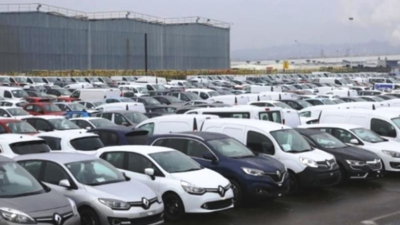 పాత కారు కొనాలనుకుంటున్నారా?‍! జేబుకు ఇలా చిల్లు.. తస్మాత్ జాగ్రత్త!!