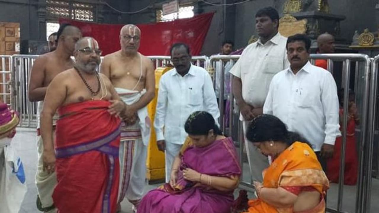 'సైరా' కోసం మెగాస్టార్ భార్య ప్రత్యేక పూజలు!