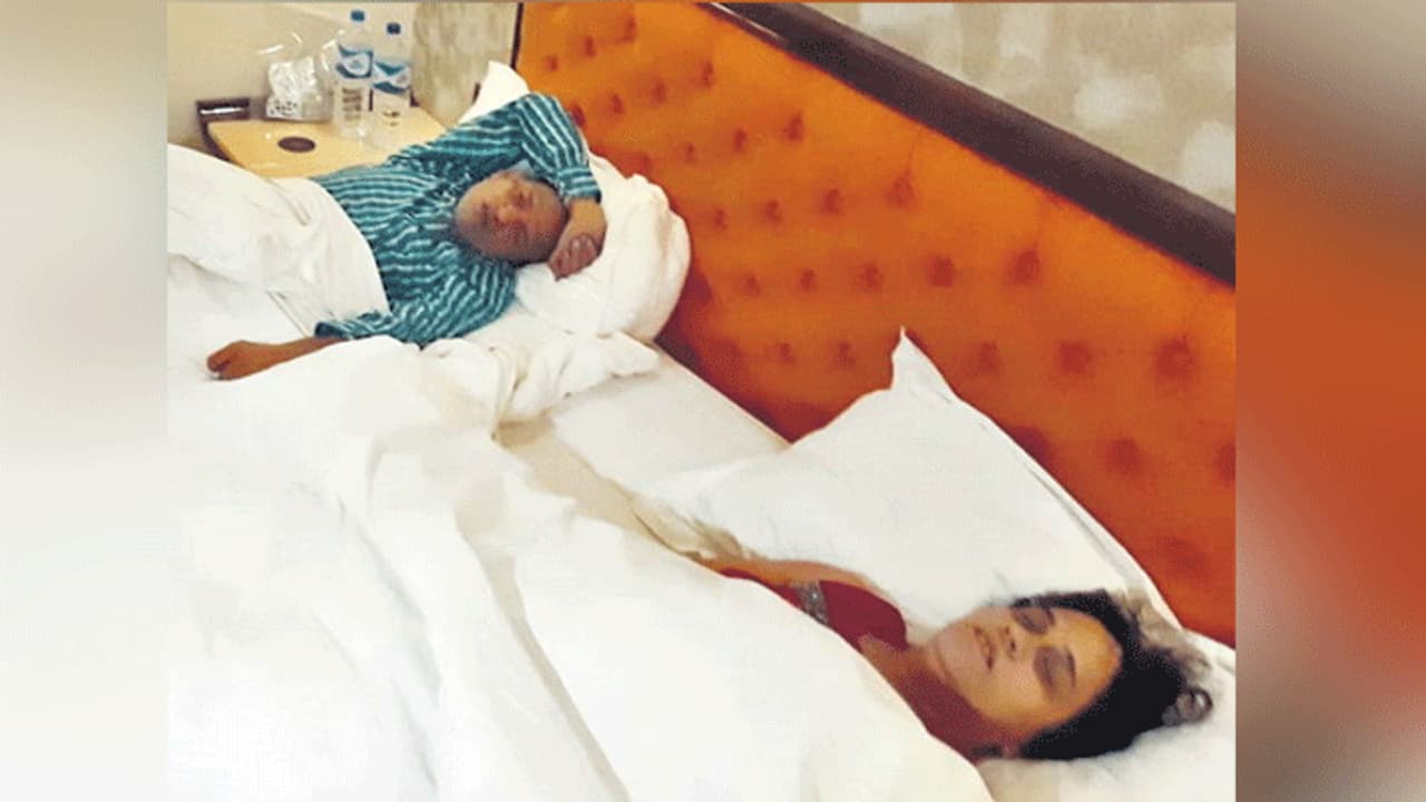 ఆర్ధిక ఇబ్బందులు: టెకీ కుటుంబం ఆత్మహత్య