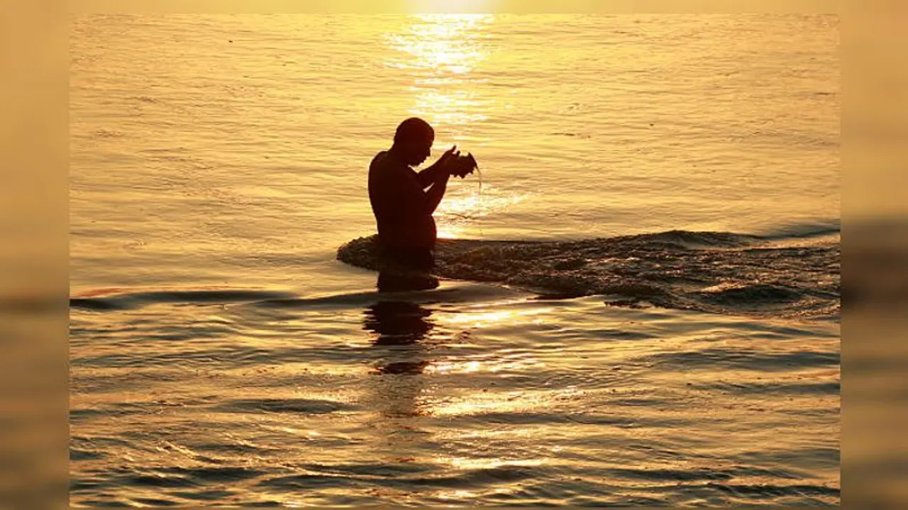 বঙ্গোপসাগরের উপরে ঘূর্ণাবর্ত, আজ মহালয়ায় উপকূলের জেলায় হালকা বৃষ্টির পূর্বাভাস বঙ্গোপসাগরের উপরে ঘূর্ণাবর্ত, আজ মহালয়ায় উপকূলের জেলায় হালকা বৃষ্টির পূর্বাভাস