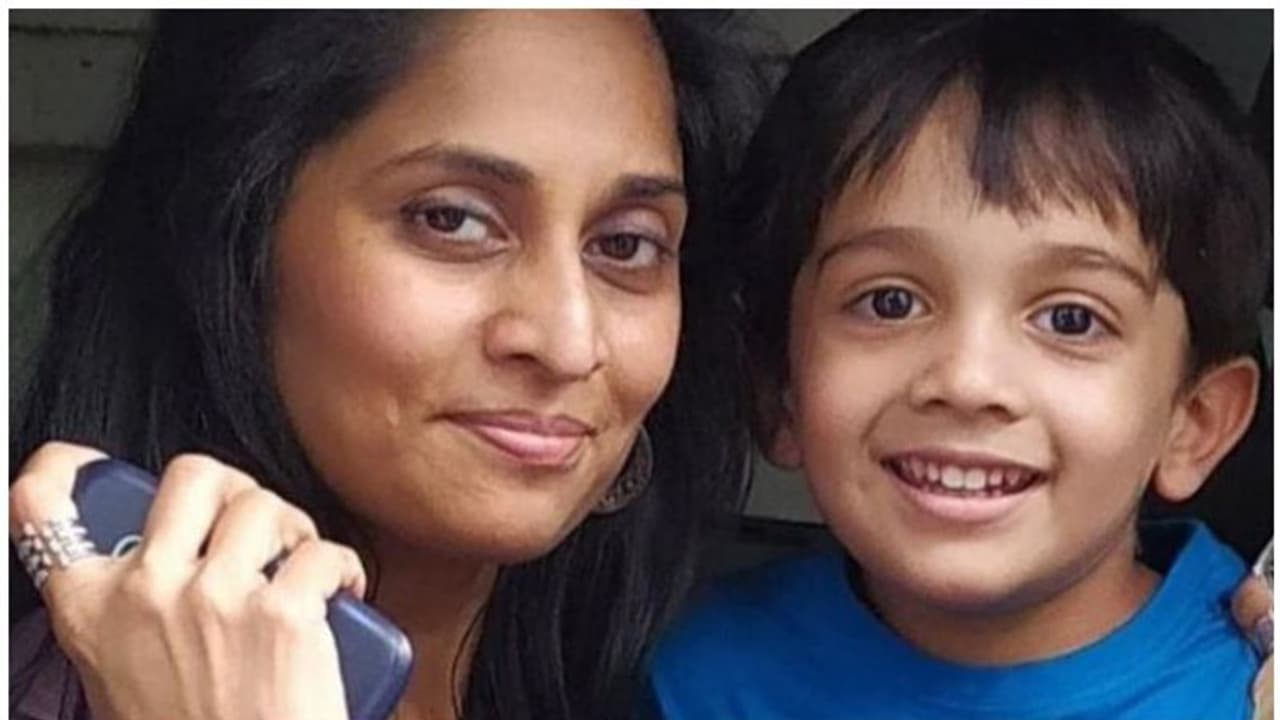 ഇത് 'കുട്ടിത്തല', അജിത്തിന്റെ മകന്റെ ഫോട്ടോ തരംഗമാകുന്നു! ഇത് 'കുട്ടിത്തല', അജിത്തിന്റെ മകന്റെ ഫോട്ടോ തരംഗമാകുന്നു!