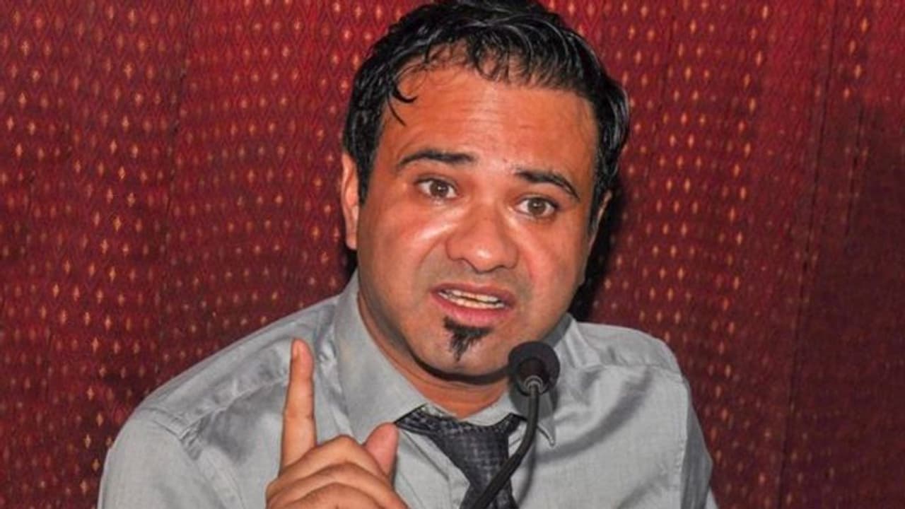 डॉ. कफील खान ने कहा 2 साल से मर्डरर कातिल का दाग लेकर घूम रहा था, अभी नहीं मिला सही जस्टिस डॉ. कफील खान ने कहा 2 साल से मर्डरर कातिल का दाग लेकर घूम रहा था, अभी नहीं मिला सही जस्टिस