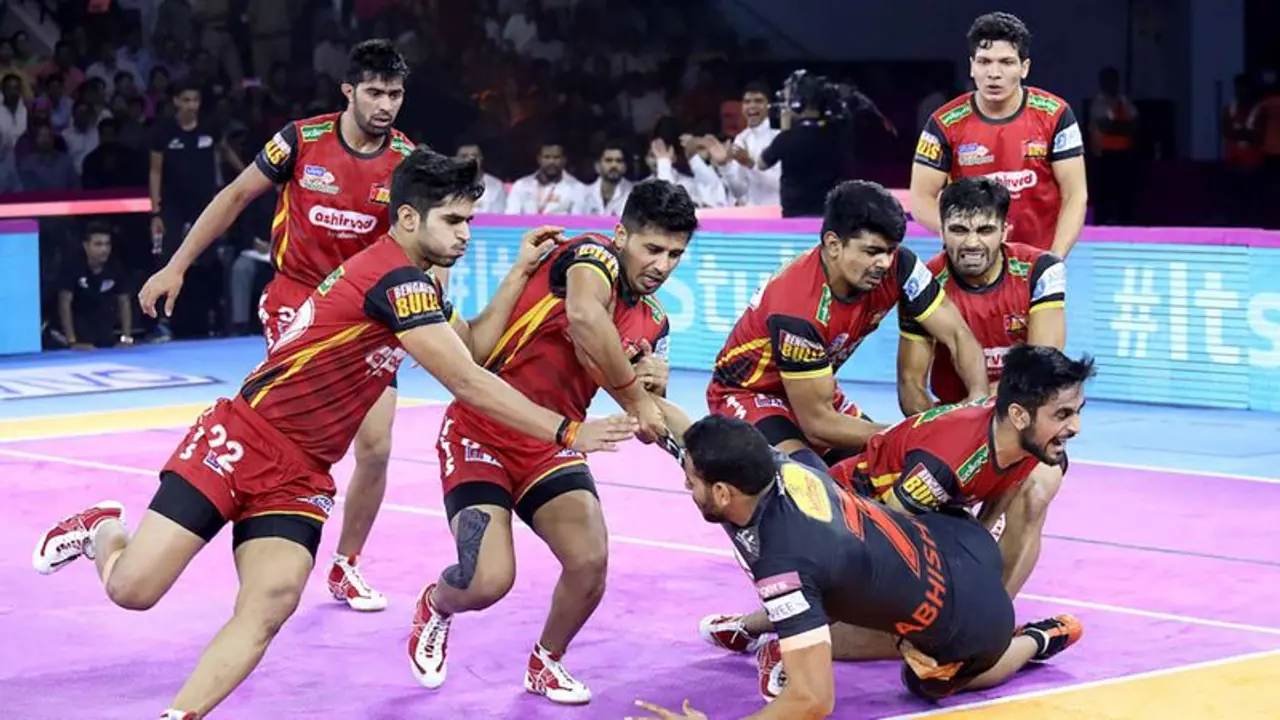 PKL 2019; ಮುಂಬೈ ಮಣಿಸಿದ ಬೆಂಗಳೂರು; ಪ್ಲೇ ಆಫ್ ತವಕದಲ್ಲಿ ಬುಲ್ಸ್! PKL 2019; ಮುಂಬೈ ಮಣಿಸಿದ ಬೆಂಗಳೂರು; ಪ್ಲೇ ಆಫ್ ತವಕದಲ್ಲಿ ಬುಲ್ಸ್!