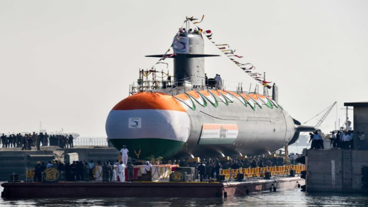 ഹണിട്രാപ്പില് കുടങ്ങി സൈനിക വിവരങ്ങള് പാക് ചാരസംഘടനക്ക് ചോര്ത്തി; 11 നേവി ഉദ്യോഗസ്ഥര് പിടിയില് ഹണിട്രാപ്പില് കുടങ്ങി സൈനിക വിവരങ്ങള് പാക് ചാരസംഘടനക്ക് ചോര്ത്തി; 11 നേവി ഉദ്യോഗസ്ഥര് പിടിയില്