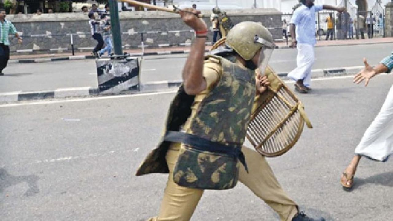 കിഫ്ബിയില്‍ സിബിഐ അന്വേഷണം വേണം; യൂത്ത് കോണ്‍ഗ്രസ് മാര്‍ച്ചില്‍ സംഘര്‍ഷം